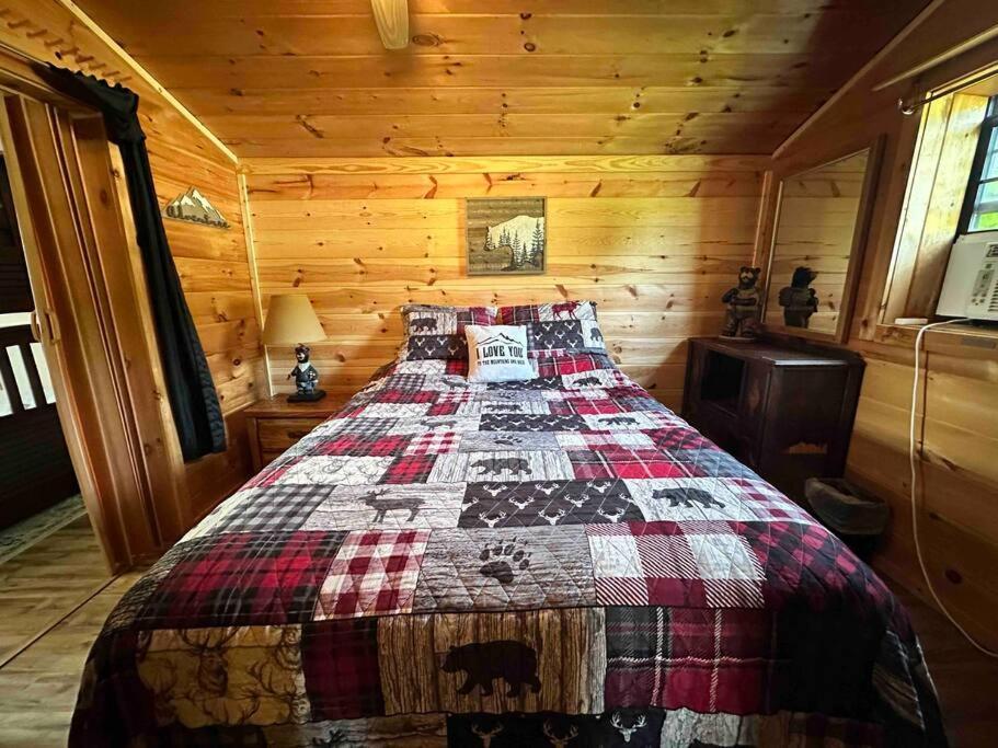 Cozy Cabin Walking Distance To Parkway! Пиджен-Фордж Экстерьер фото