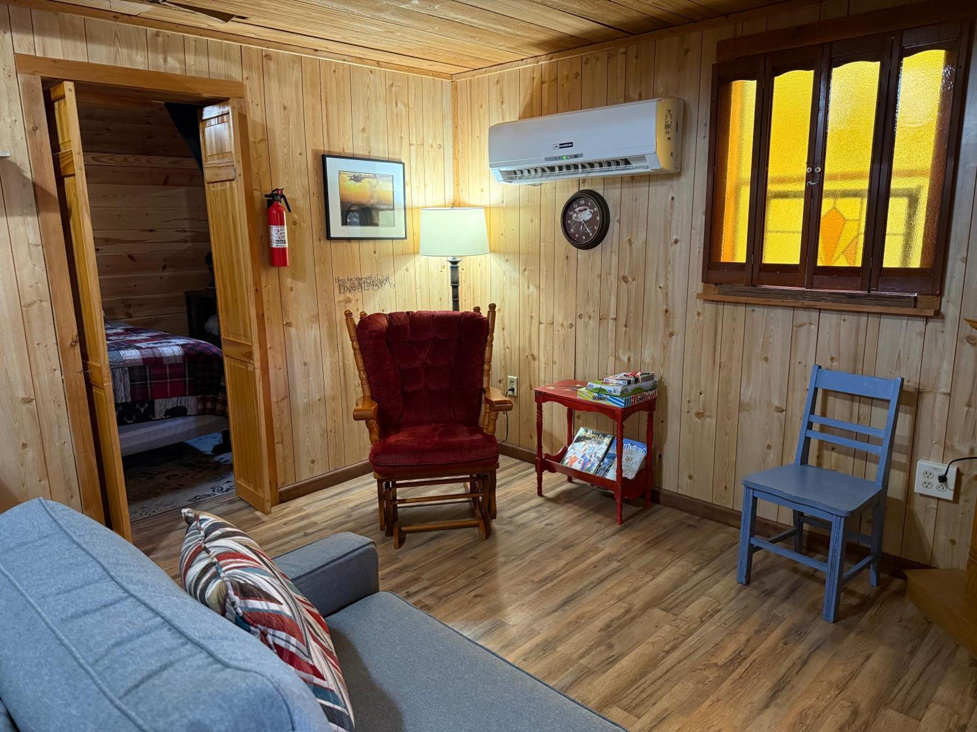 Cozy Cabin Walking Distance To Parkway! Пиджен-Фордж Экстерьер фото